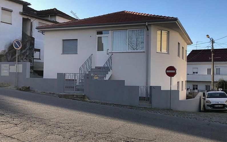 Casa Do Meio ปาเรเดส ภายนอก รูปภาพ